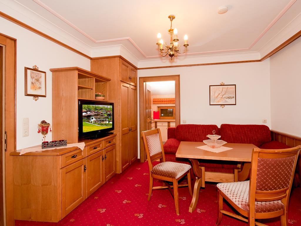 Adlerhorst , Gstan 31 Apartment Finkenberg Ruang foto