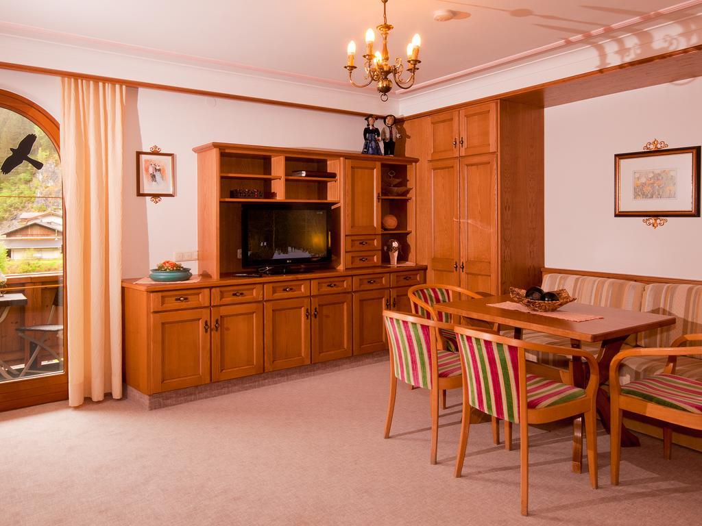 Adlerhorst , Gstan 31 Apartment Finkenberg Ruang foto